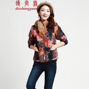 
                                        蝶尚缘2016秋冬季新款大码女装修身文艺范印花保暖加厚加绒圆领短外套女  E2-1059 绿底花 M                