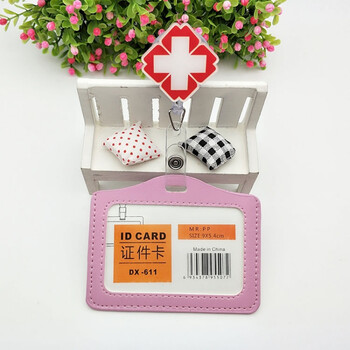 易拉扣护士防水卡套可爱卡通仿皮卡胸卡挂绳伸缩扣工作证胸卡套 其他