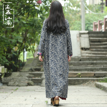 乱在江南春秋款民族风长款风衣女立领盘扣长款水洗碎花棉麻外套 藏青色 均码