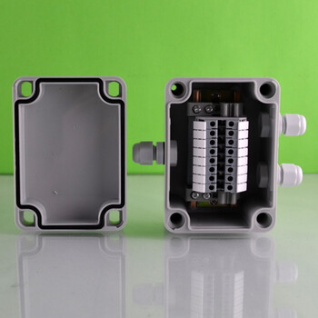 一进二出电缆分线盒电源控制盒8位端子接线盒ip65室外水过线盒