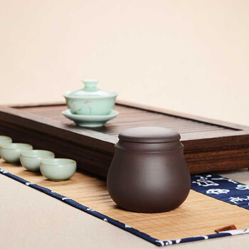 
                                        晨茗 宜兴原矿紫砂茶具普洱茶叶罐手工醒茶密封罐 紫泥本色大号小号茶叶罐 紫泥大号                