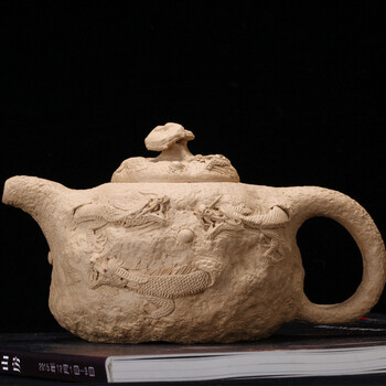 朱亮 紫砂壶 段泥《九五至尊之供春》500cc 荣宝拍卖