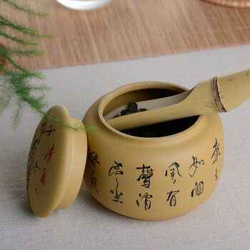 
                                        忆壶茶（YIHUTEA） 宜兴紫砂茶叶罐存茶罐储物罐醒茶罐四款可选450ml 梅                