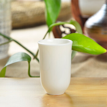 陶磁器の湯飲み茶碗主人杯ハンドペインティング竹影品茗杯 湯呑（湯飲み茶碗） 有田焼 波佐見焼 錦鉄仙花湯呑（小・赤/大
