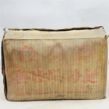 68.兴隆塔特曲90年代初44度500ml     一箱(6瓶)   益丰