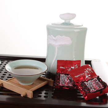 
                                        LIFEEYES茶叶包装礼盒茶叶桶陶瓷普洱茶罐密封大号青瓷茶叶罐 浮雕荷韵                