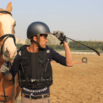 马年说马丨开国大将张云逸之孙张晓龙：新四军骑兵团9分钟消灭鬼子一个骑兵大队