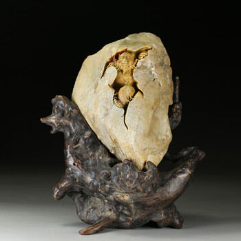 寿山银裹金牛蛋石  精雕石破天惊大摆件 齐天大圣