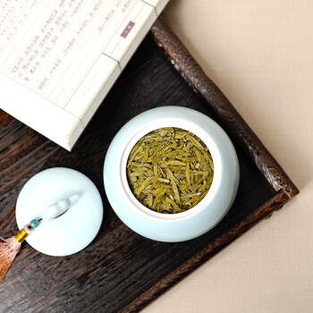 
                                        吉祥家 新中式陶瓷茶叶罐 呈祥 祥云青瓷储物罐 密封茶叶盒 哥窑小陶罐子 功夫茶具 必备礼 茶叶罐呈祥                
