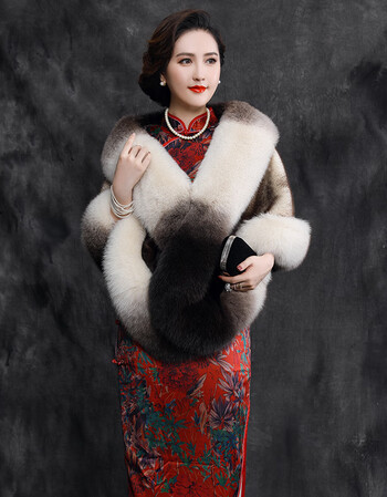 过年穿的进口貂皮披肩女斗篷皮草外套短貂毛狐狸毛领马甲披风坎肩