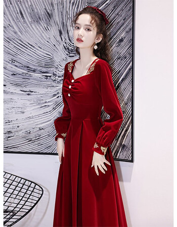 美依暄敬酒服新娘2021新款冬季红色惊艳法式赫本小红裙订婚结婚晚礼服