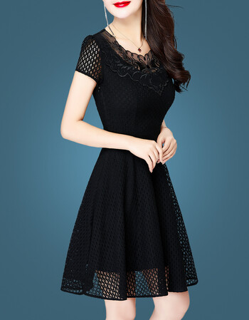 夏季连衣裙女式蕾丝裙子春款2019新款韩版时尚修身蓬蓬裙纱裙气质