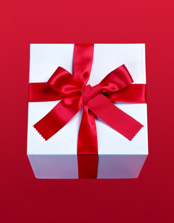 洛芊 赠品礼物,单拍不发货,仓库随机发货,每天限量送完为止.