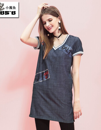 b小魔鱼夏季女装纯棉开边时尚不规矩亮片印花927299 牛仔蓝色 s