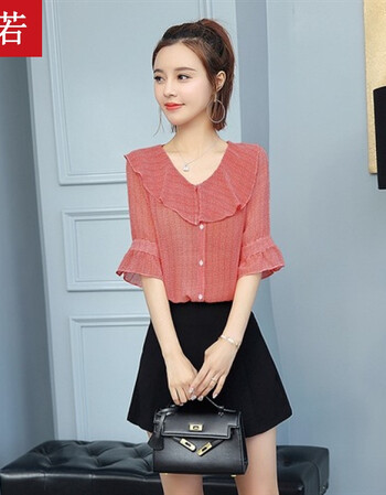 2018夏季新款25岁短装漂亮女神上衣靓妹蘑菇街两件套装女时尚2o18衣服