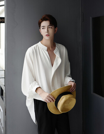 睡衣风上衣个性韩版潮流百搭中性前短后长衬衫男蝙蝠衣发型师衬衣 乳