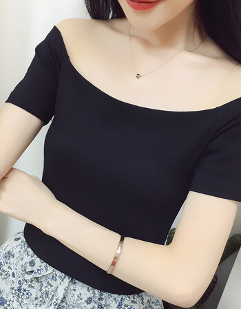 珂梵图漏锁骨女夏紧身上衣潮一字肩女2018新款短袖个性显瘦性感漏肩