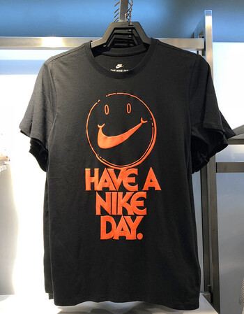 nike耐克have a nike day笑脸薄款t恤宽松短袖 男 911904-100-010