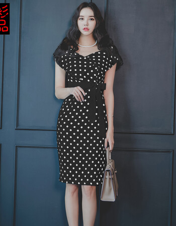 万衫臻品黑白波点连衣裙2018夏新款一字领无袖包臀裙女系带收腰中长款
