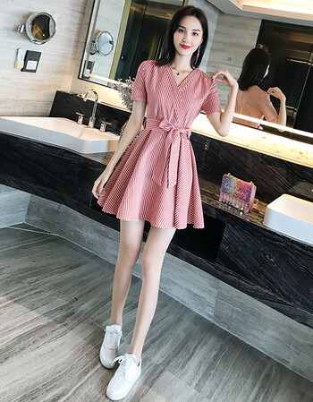 梵藜超短连衣裙女夏2018新款小个子极简主义高腰显瘦条纹遮肚子温柔裙