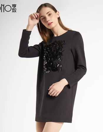 hono/亨奴秋冬连衣裙2018新款长袖钉珠针织裙时尚百搭打底裙显瘦 黑色