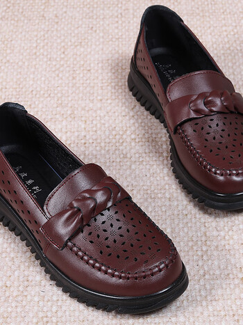 热风春夏款闰月妈妈鞋真皮软底中年奶奶皮鞋舒适平底中老年人女鞋酒