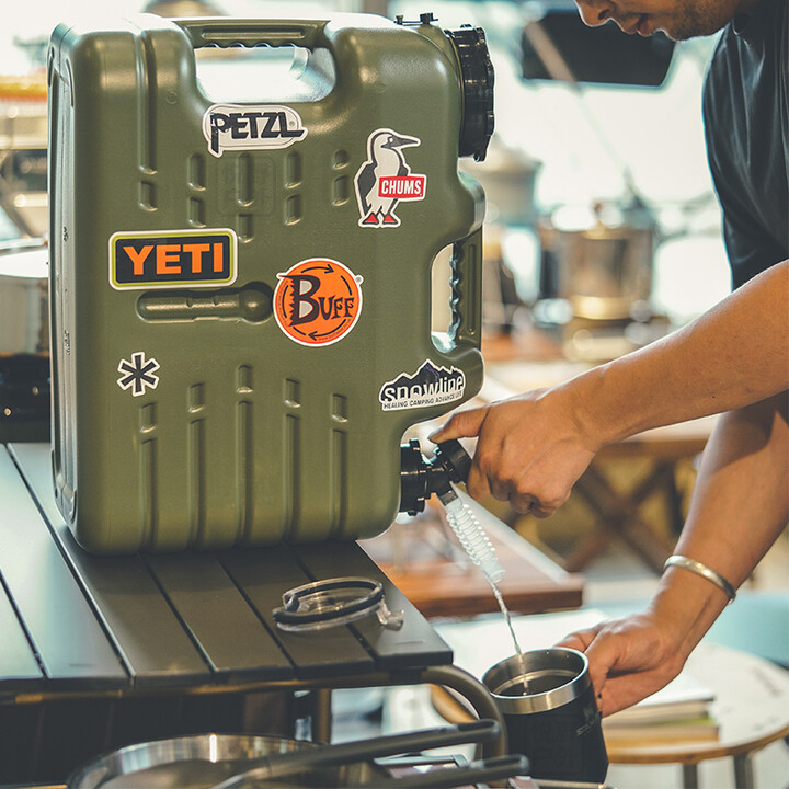 牧高笛户外水桶带龙头车载自驾游储水箱纯净家用储水食品级塑料桶 星泽橄榄绿18.5L