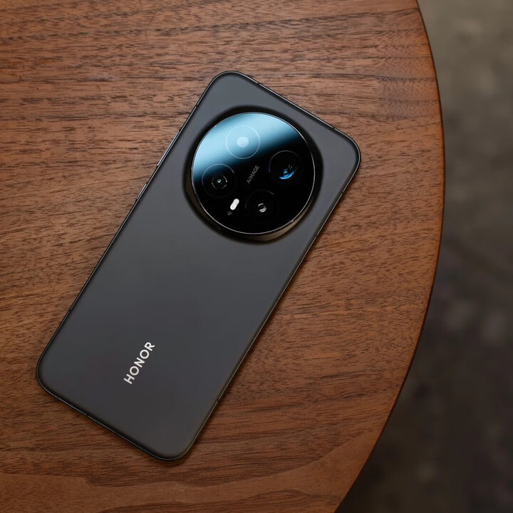 HONOR荣耀Magic8 Pro选【24期/免息】2亿超夜神长焦 新一代青海湖电池 2025新款AI智能手机 绒黑色 12+256GB 官方标配+晒单好礼八选一