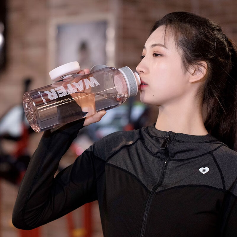 茶花格瑞斯水杯大容量塑料水杯男便携水瓶杯户外运动大号水壶女 【1500ml】浅绿色