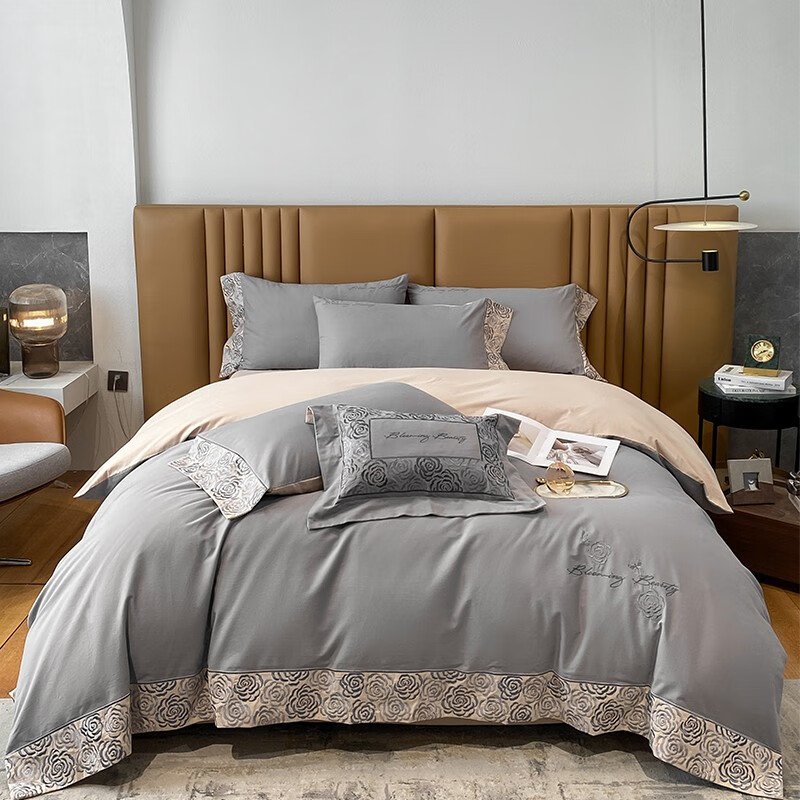 伊伊爱 纯色磨毛绣花迷蝶梦系列四件套 迷蝶梦（大麦灰拼耀砂金） 200*230cm/TJ0HJC2201725L