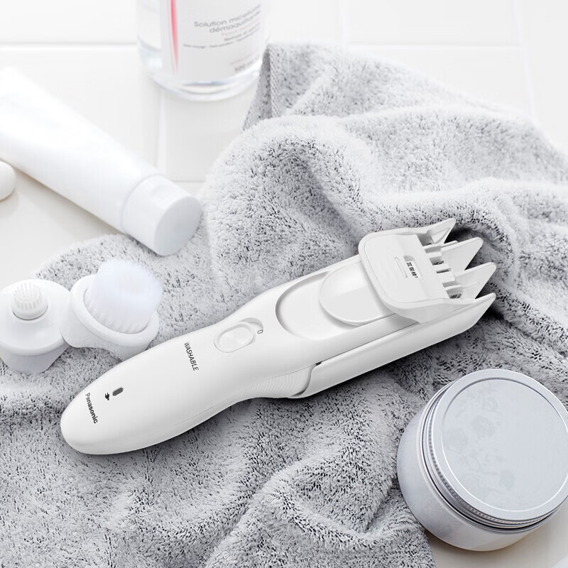 松下（Panasonic） 电推子理发器成人剃发器充电式理发器电动剃头器PGF40 ER-PGF40W405 白色