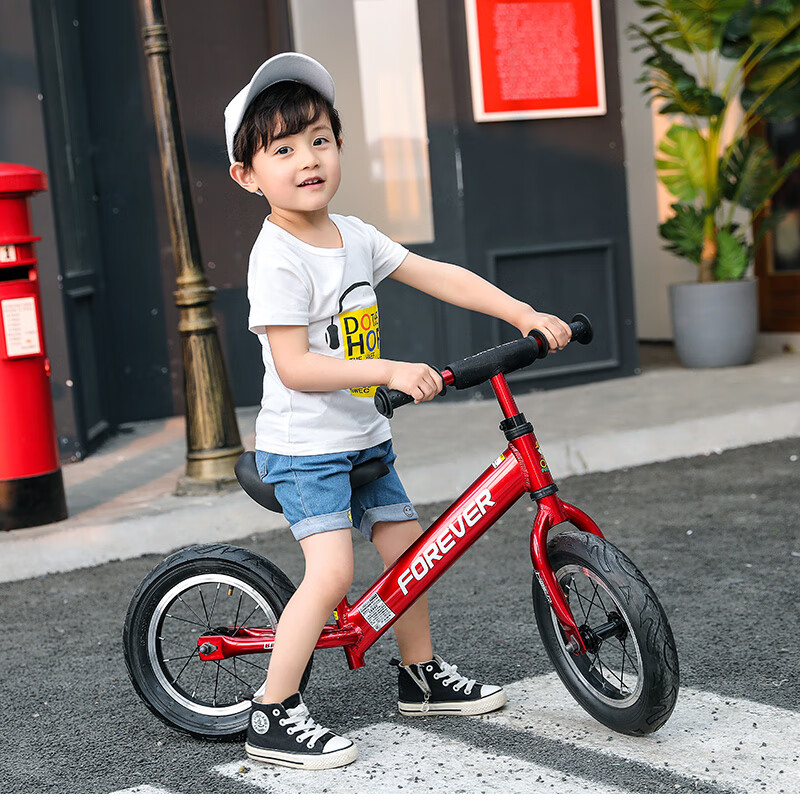 永久（FOREVER）儿童平衡车2-6岁滑步车幼儿男女宝宝车小孩两轮滑行车无脚踏自行车玩具单车学步车红色