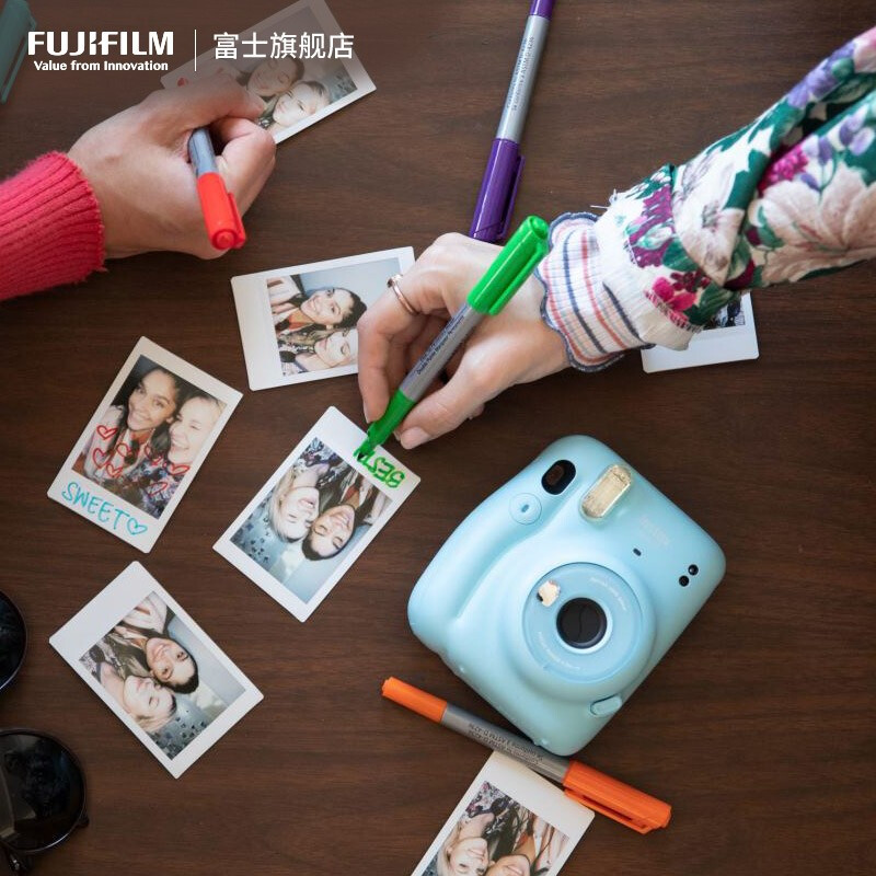 %title插图%num 【立减100元~全场包邮~可货到付款】富士新品立拍立得mini11相机礼盒一次成像傻瓜旅游照相机相纸 晴空蓝【含2个快门帽+手绳+2节电池+保修卡】 标配【全场免邮+免费退换货+价保30天+质保一年】