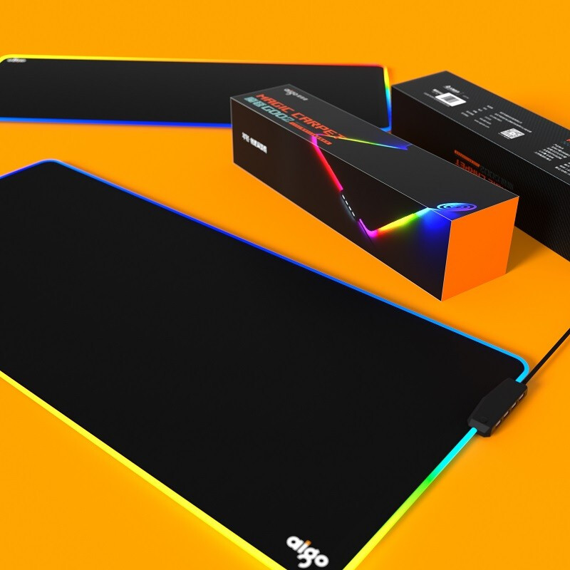 爱国者(aigo) 魔毯G002 USB扩展坞鼠标垫 发光鼠标垫 RGB电竞游戏鼠标垫超大桌垫防滑防溅水加厚4mm 黑色