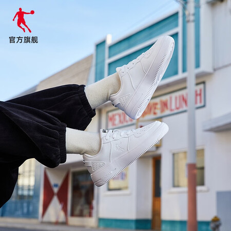 行业人剖析乔丹QIAODAN板鞋男女鞋2023年春季新款休闲鞋厚底运动鞋情侣款小白鞋 白色评价如何？老司机透漏评测！！