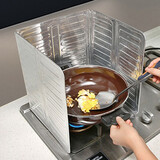 家の物语（KATEI STORY）日本厨房挡油板炒菜防溅隔热煤气灶耐高温铝箔隔油挡板防护可折叠 单灶头