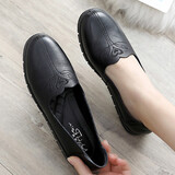 夜雨（NightRain）2026新款妈妈鞋真皮软底中年皮鞋春秋中老年女鞋单鞋防滑老人平底 黑色5192女单鞋 36 (230mm) 软底防滑