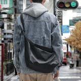 派保爵潮流男士单肩包斜挎包中大学生邮差包日系百搭男生小背包旅行包女