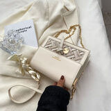 龙杰伦小女生包包斜挎包韩版小方包新款时尚今年流行小包包小众潮百搭 白色配丝绸编织