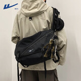 回力斜挎包男大容量潮牌港风单肩包16英寸电脑包休闲机能工装背包 黑色 可放16寸电脑【青蛙挂件】