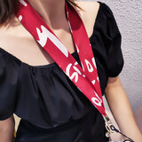 珍格手机挂绳女款挂脖丝巾绸缎挂链宽布带不勒脖苹果oppo华为vivo手机壳挂件吊坠通用可拆卸钥匙扣绳 长款【红英文】珍珠丝巾挂绳*带钥匙扣