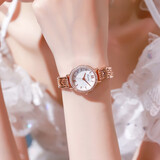 Kimio金米欧女士手表女小表盘防水品牌镶钻学生简约女式新款女款韩版潮流初中生女生气质潮款复古风母贝 轻奢金