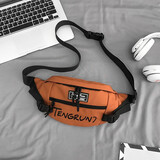 法德陆 斜挎包男潮牌日系潮流运动款胸包男士腰包跑步ins休闲包男斜肩包 tengrun765棕色+太空人挂件