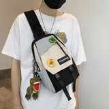 双星（doublestar）胸包男斜挎包女腰包男士单肩包 ins韩版潮流学生运动多功能防泼水 黑色【带大恐龙挂件+2枚徽章】