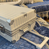 亿煊高颜值铝框行李箱女新款抗压加厚PC拉杆箱男大容量铝合金密码箱硬 静雅白【前置挂钩+干湿分离】 26英寸 【学生住宿】