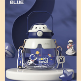 雄泰（XiongTai）塑料杯大容量女生高颜值大肚杯儿童运动水壶带吸管便携夏天水杯子 蓝色+背带+贴纸+850ml