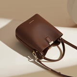 红蜻蜓包包女包牛皮斜挎单肩包休闲百搭小方包教师节生日礼物 咖啡色