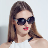 威古氏 太阳镜女偏光防紫外线开车眼镜大框显瘦小脸墨镜9001 珍珠黑色框渐进灰片 