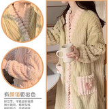 宝娜斯睡衣软绵珊瑚绒保暖睡衣女秋季加厚暖暖绒家居服上衣睡袍 绿色彩虹睡袍 均码 【适合80-155】