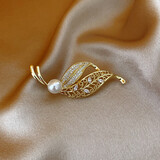 伊黛儿树叶胸针高档女西装配饰闪钻胸花固定衣服网红潮个性别针生日礼物 水钻树叶胸针XZ0313